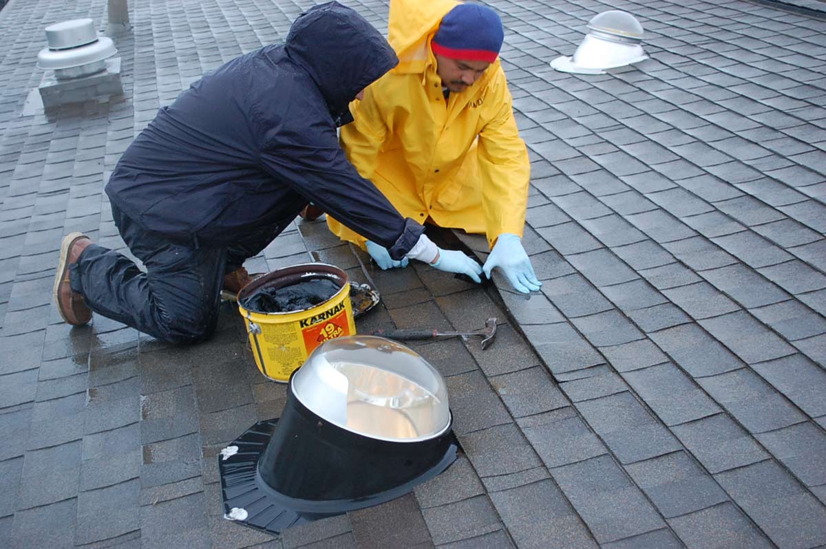 Emergency roofing repair contractor in Hampton Roads